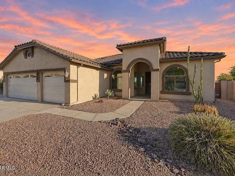 9823 E GREENWAY Street photo 2