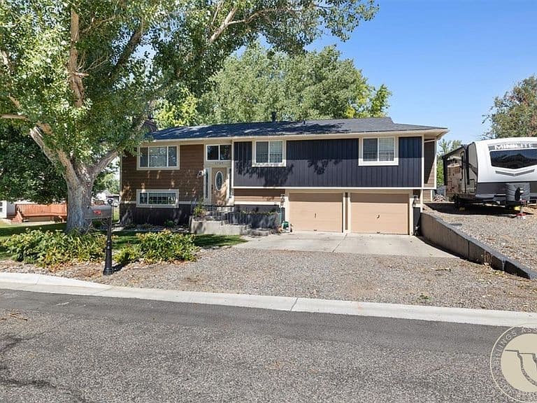 1729 Sylvan Ln photo 2