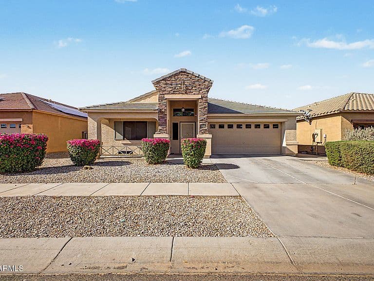 9018 W GLOBE Avenue photo 2