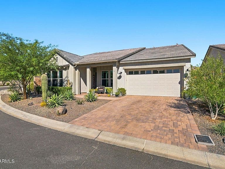 21518 W MINNEZONA Avenue photo 4