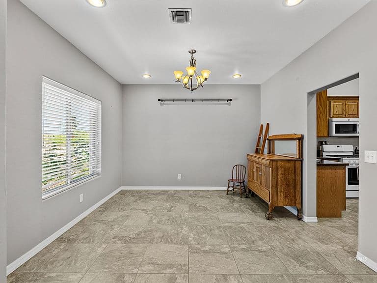 3883 W Valley View Rd photo 5