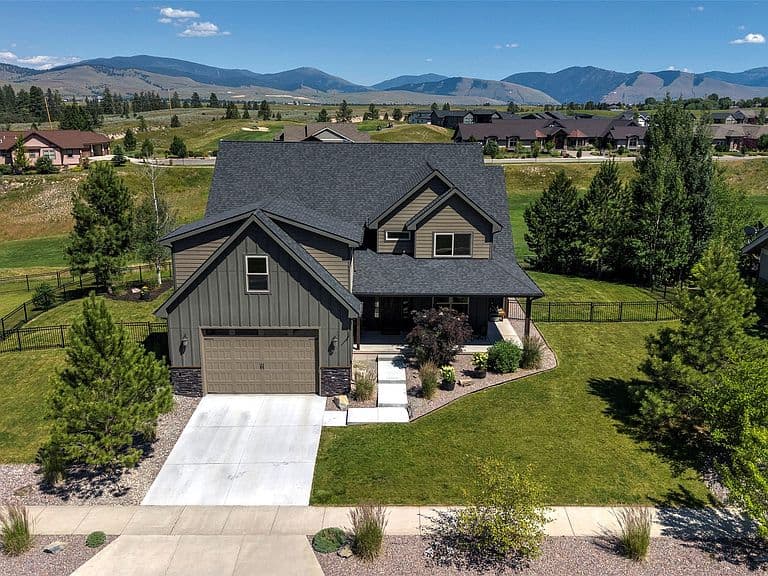 3035 Rustler Dr photo 2