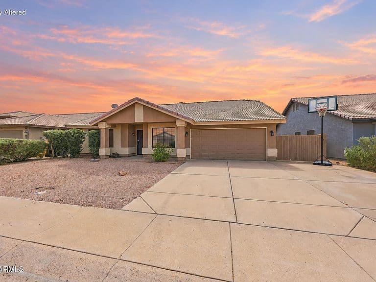 531 W SIERRA MADRE Avenue photo 4