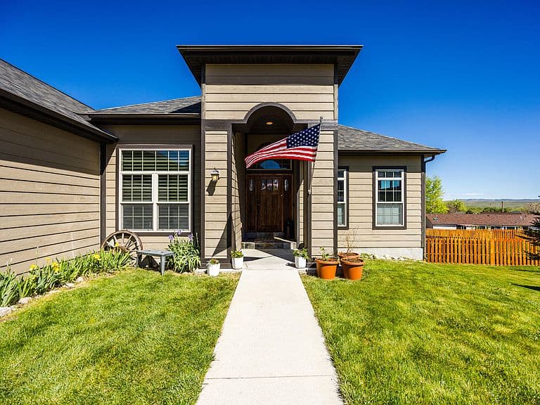 25 Black Mountain Dr photo 2