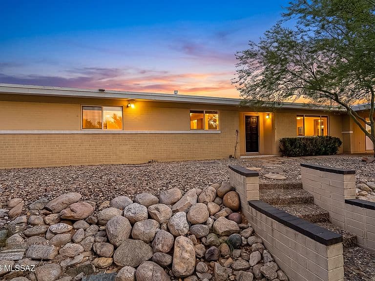 3430 N Calle De Beso photo 3