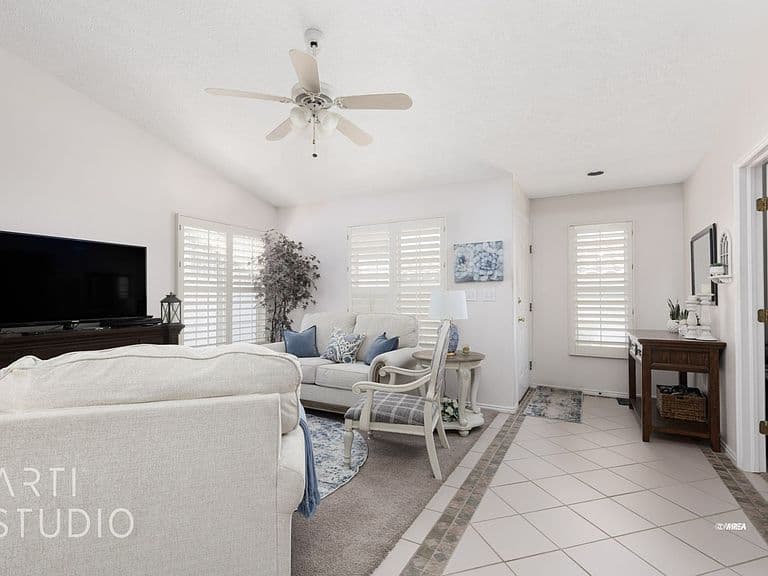 825 Mesa Blvd photo 3