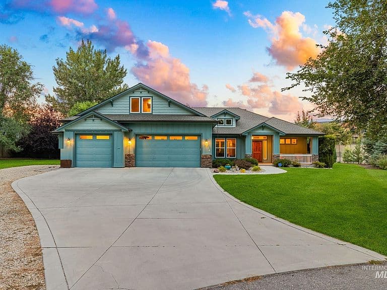 274 E Schmeizer Ln photo 2