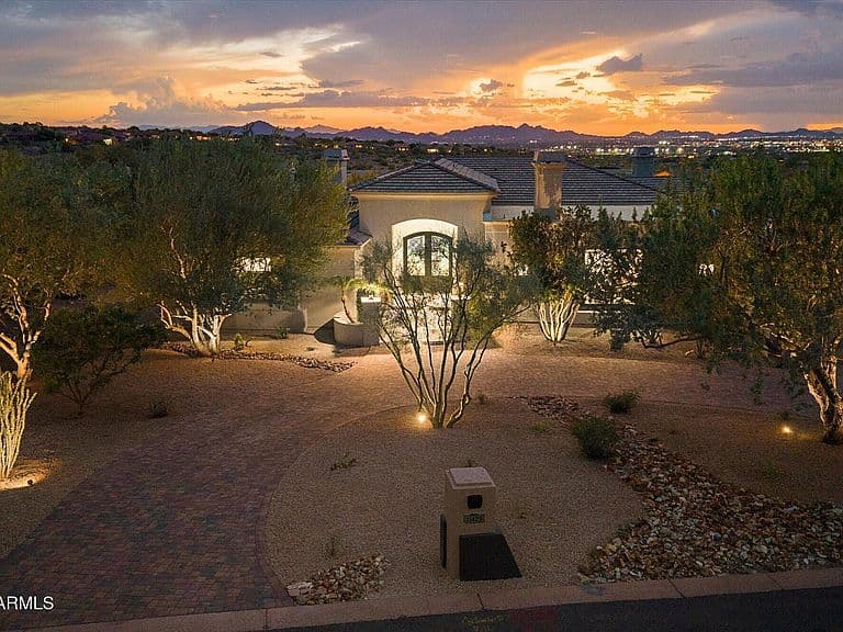 11429 E LE MARCHE Drive photo 2