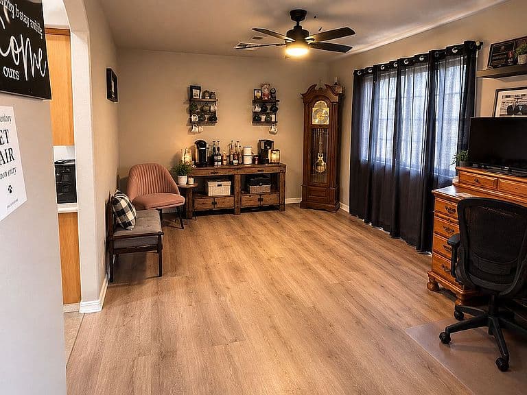 2061 Roy Rogers Way photo 4