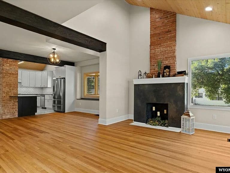1302 S Ash St photo 4