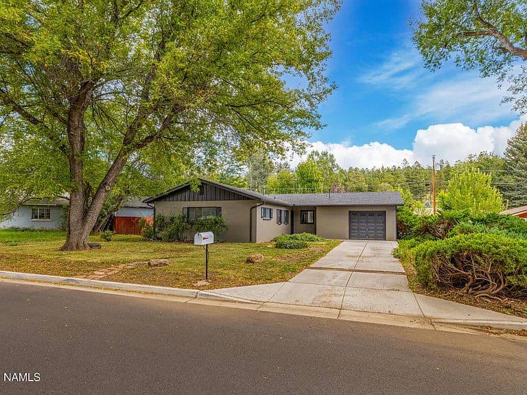 1914 N Talkington Dr photo 2