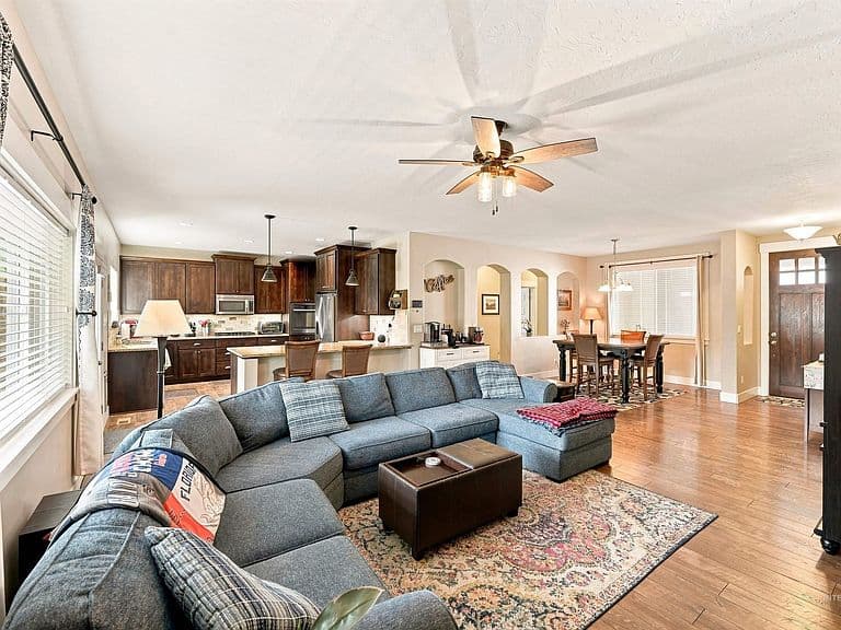 3888 N Annata Ave photo 2