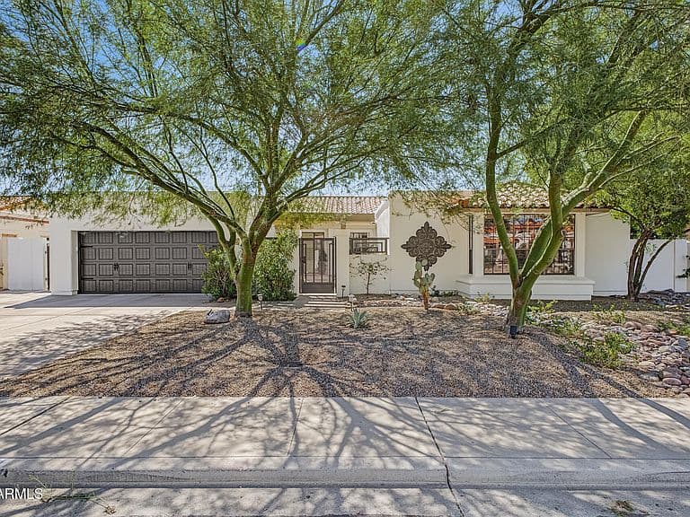 2643 E LOCKWOOD Street photo 1