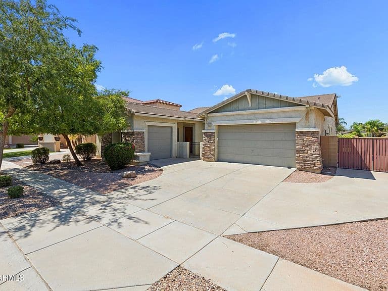 662 E Torrey Pines Place photo 4