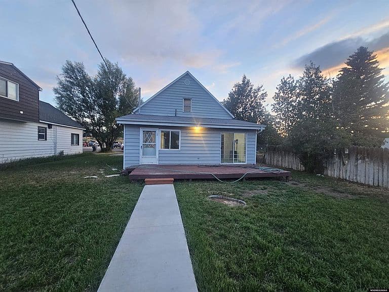 146 1st Ave photo 3