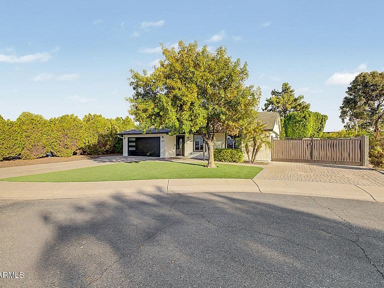 1807 W TEMPLE Street photo 5