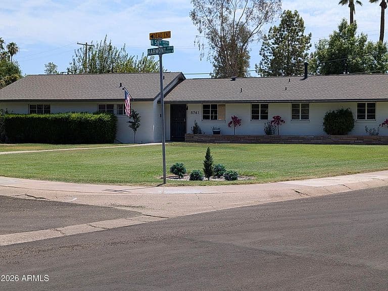 5741 W HARMONT Drive photo 3