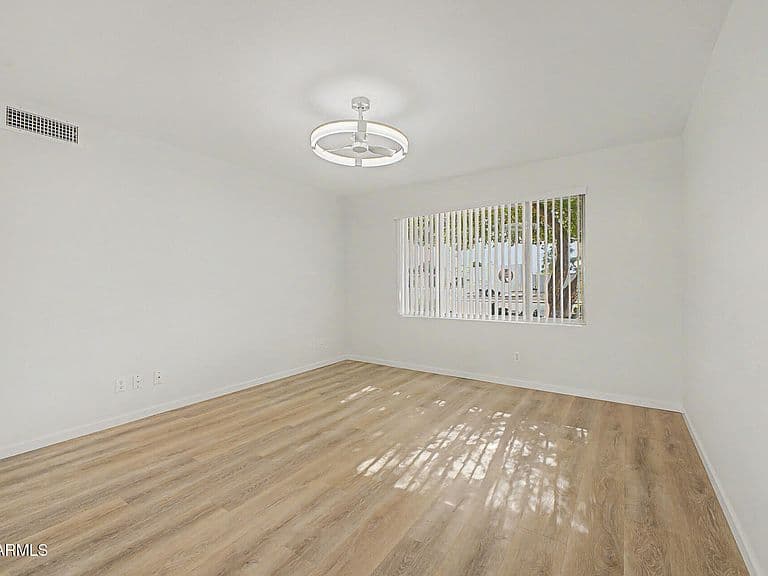 1530 W PAMPA Avenue photo 4