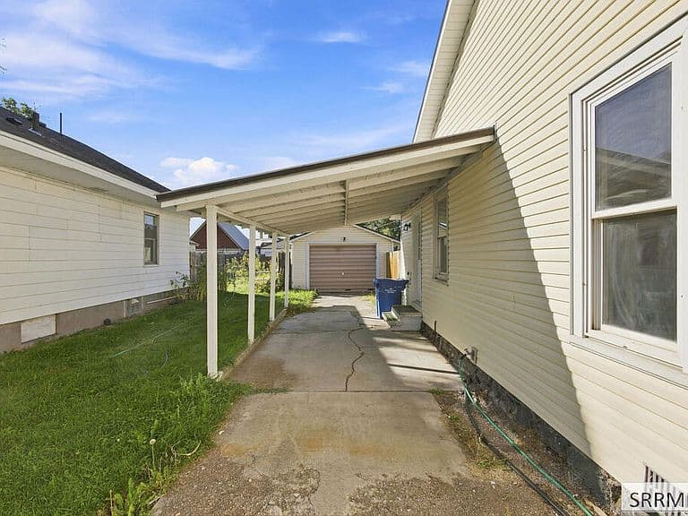 238 W 1 N photo 4