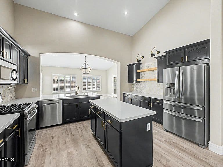 30427 W VALE Drive photo 3