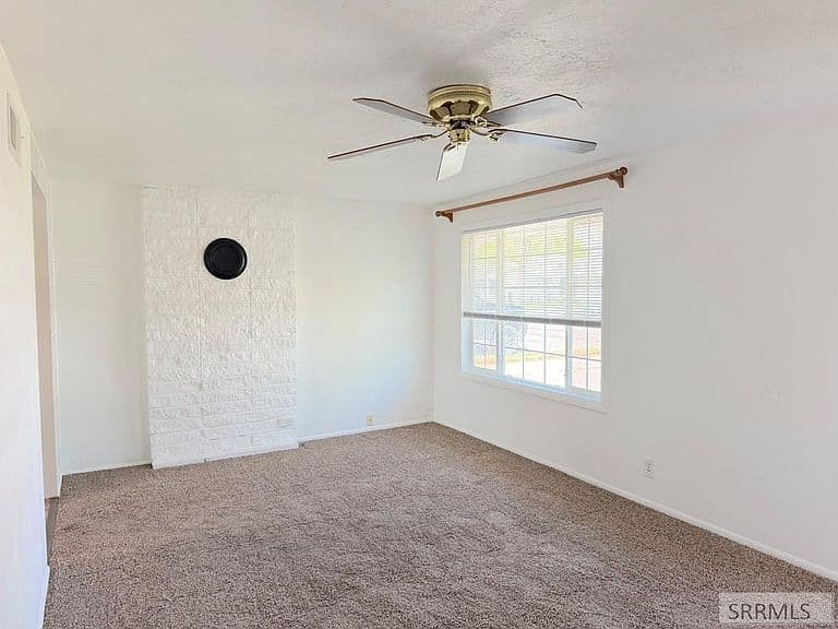 1280 Cathryn Ave photo 5