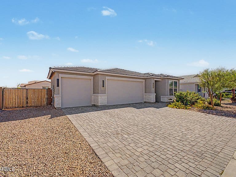 2069 E BROOKLYN Drive photo 1