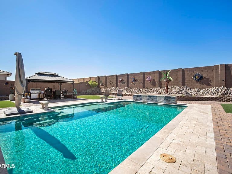 12512 W LAMAR Court photo 5