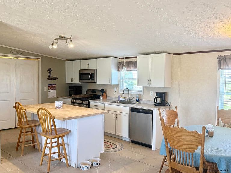 20 Road 161 photo 3