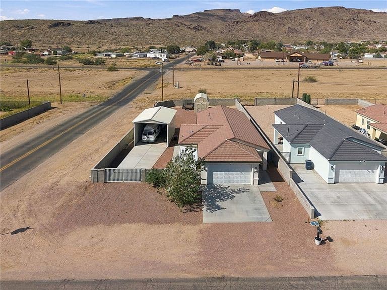 4715 N Sierra Road photo 1