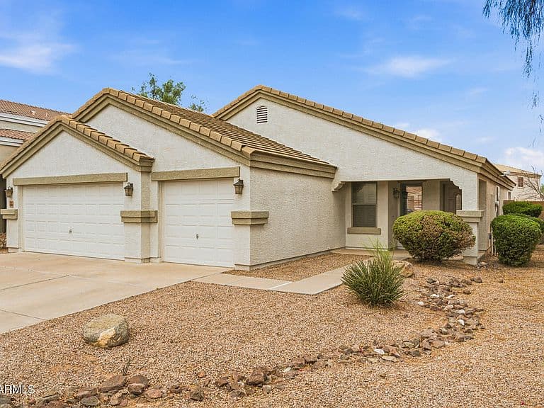 43588 W BLAZEN Trail photo 2
