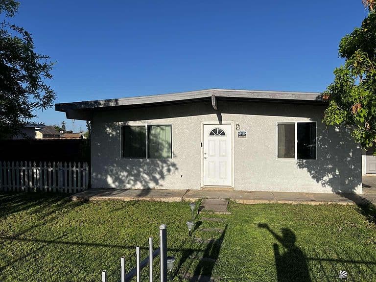 259 S Hill Ave photo 2