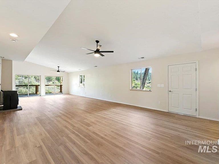 213 Lainey Ln photo 5