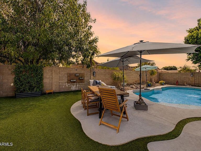 9185 W IRMA Lane photo 3