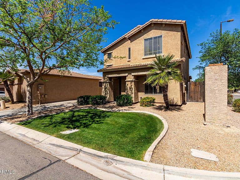 560 E RAINBOW Drive photo 2