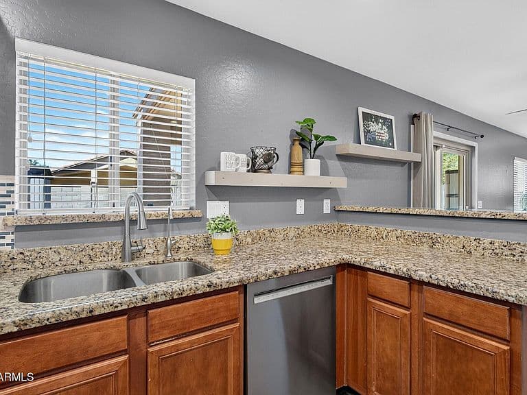 3612 E AUSTIN Lane photo 5