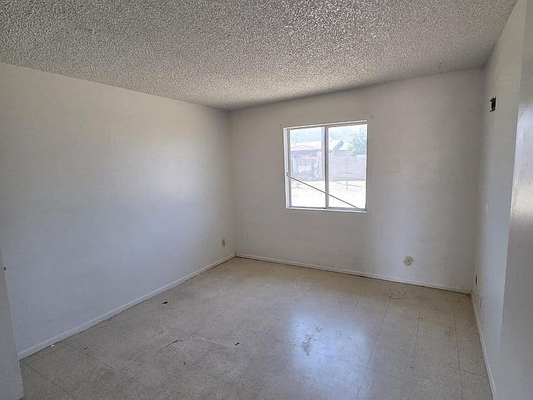 309 W DESERT Drive photo 5