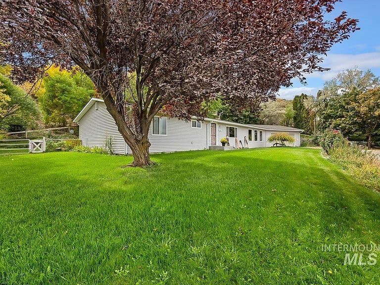 598 N Gray Dr photo 3