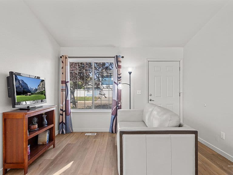 3404 S Poco Loco Pl photo 1