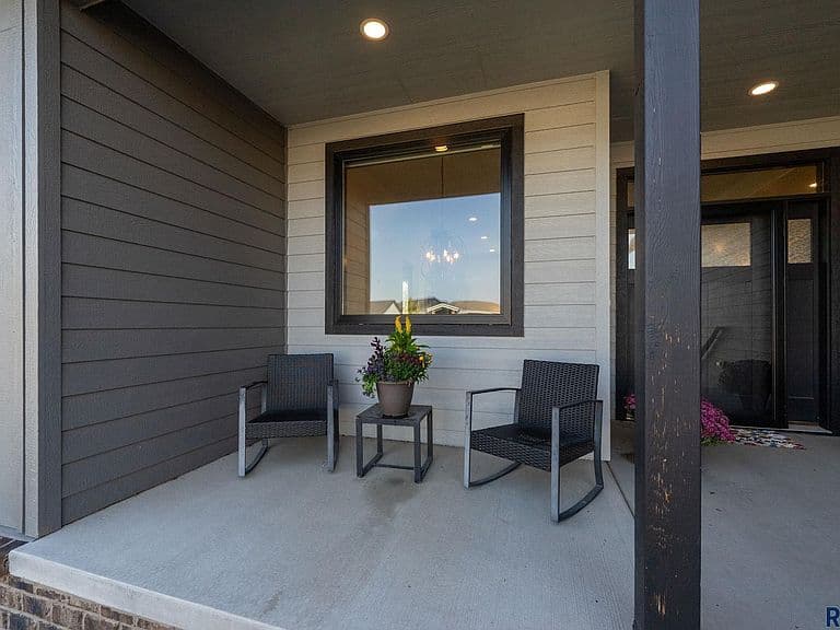 1012 S Nicholas Ave photo 3