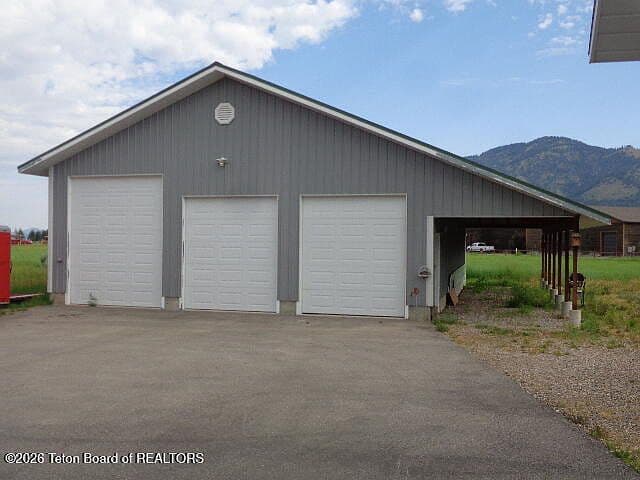 492 Blue Lake Circle photo 2