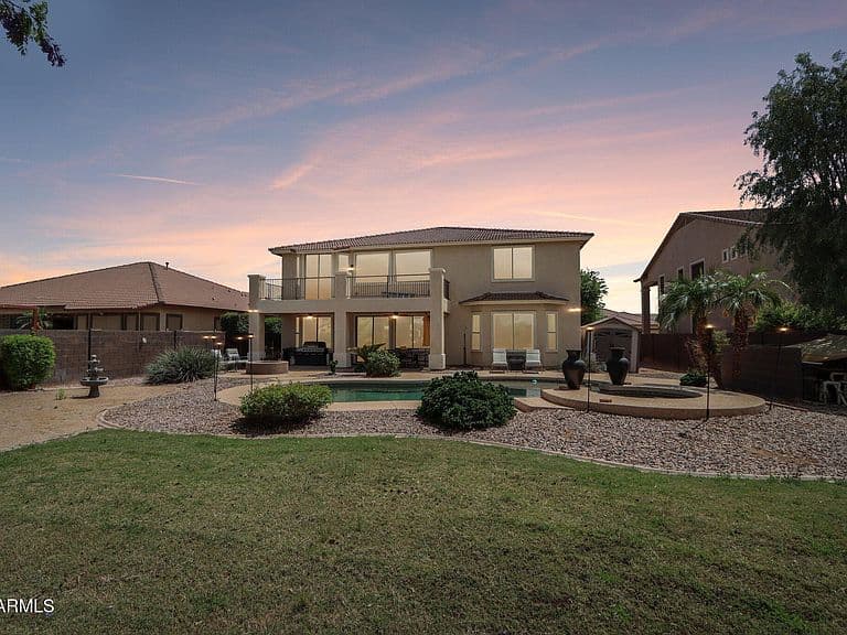 15748 W SHANGRI LA Road photo 2