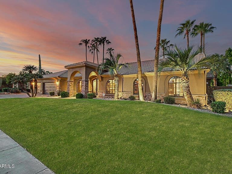 8678 E WINDROSE Drive photo 4