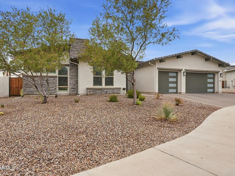 5302 N TILLER Drive photo 3