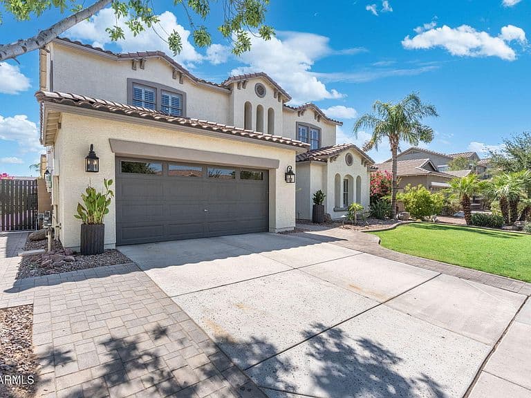 2927 E ELEANA Lane photo 4