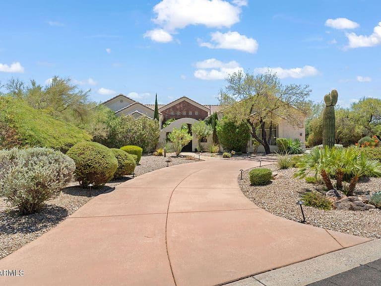 7999 E LA JUNTA Road photo 1