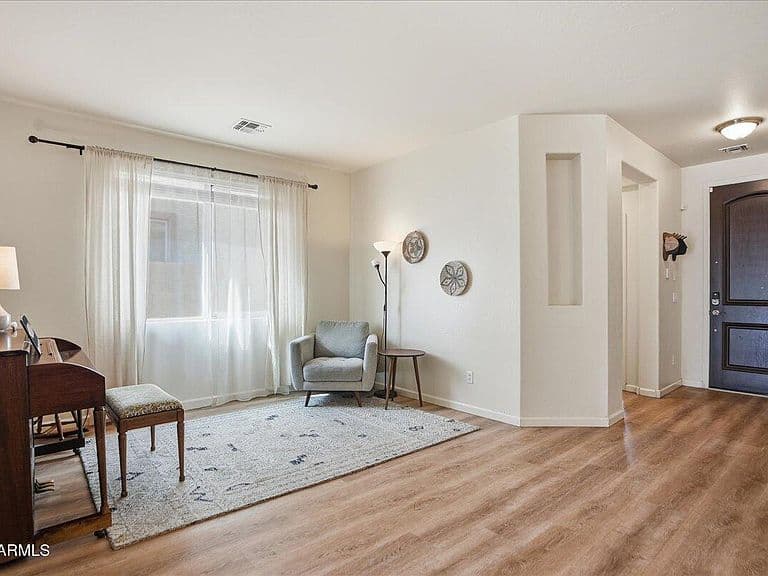 3537 E Constitution Dr photo 5