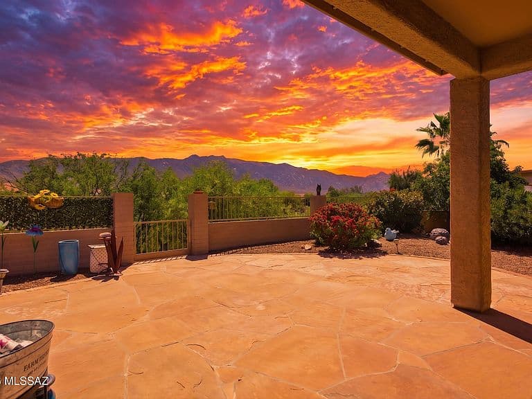 37547 S Canyon Side Dr photo 1