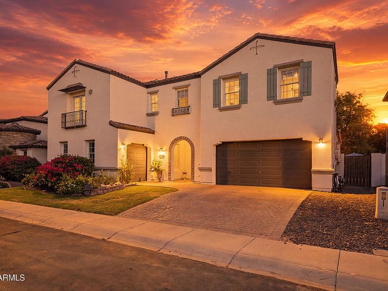 18349 W PALO VERDE Avenue photo 1