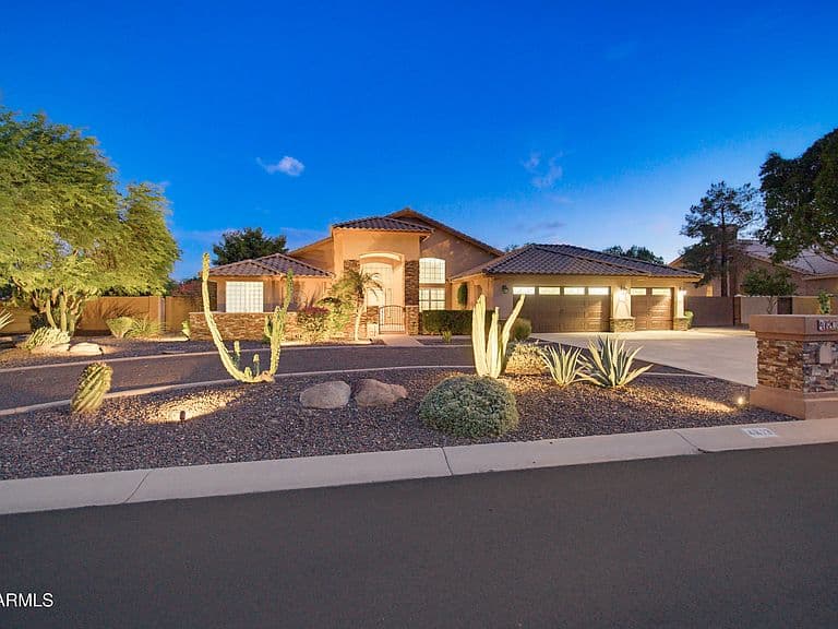 4613 W DESERT HOLLOW Drive photo 1