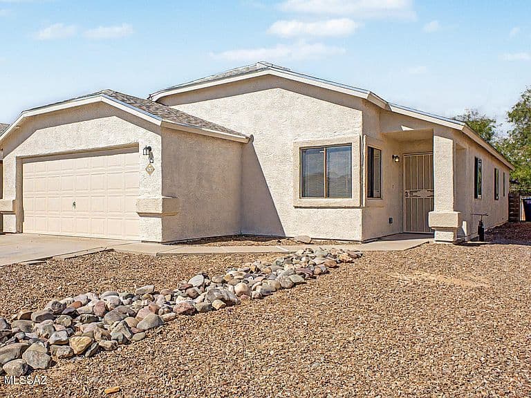 6007 S Galiuro Dr photo 1